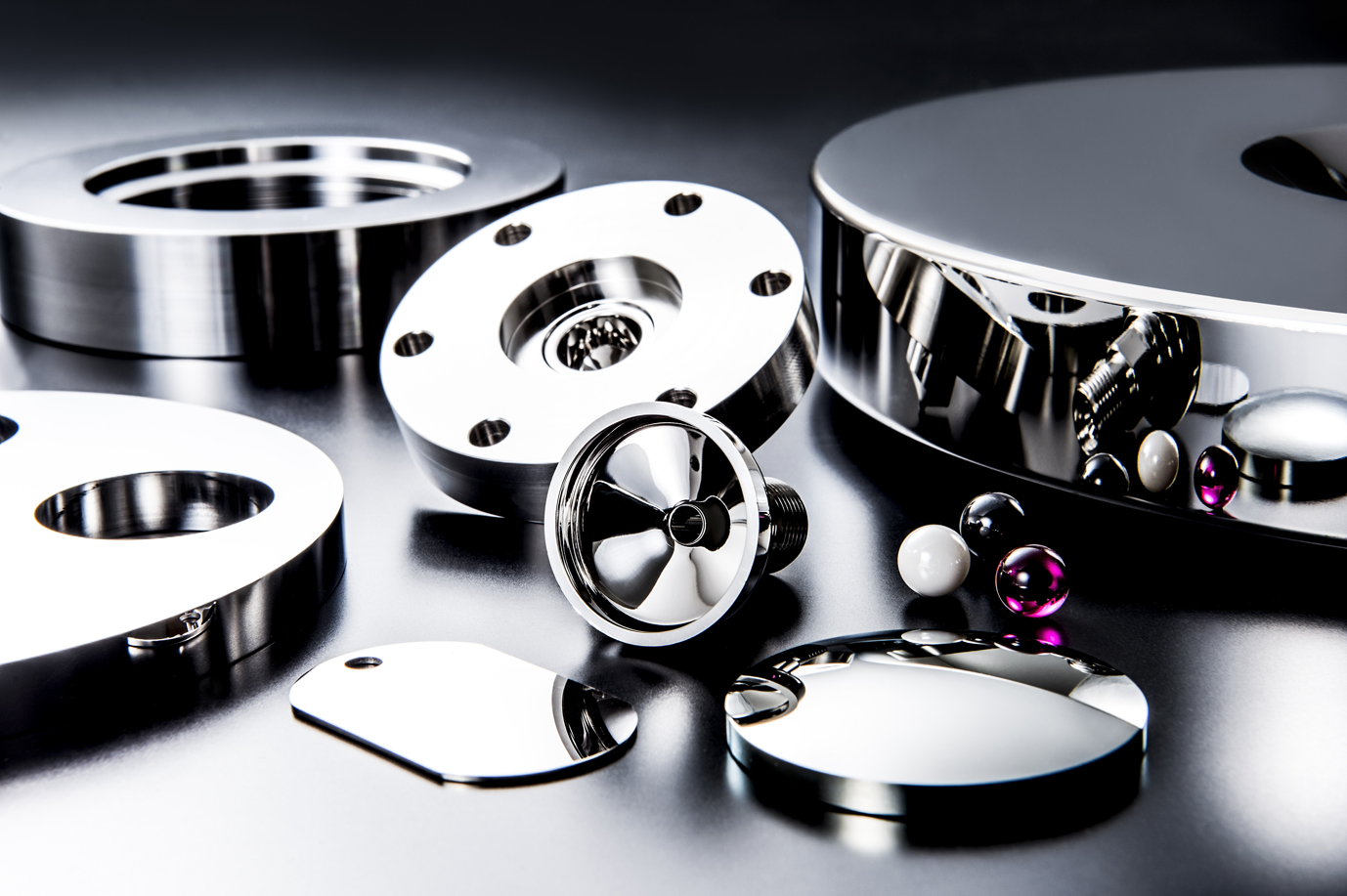 Seamless Integration: Pairing Mirror Stainless Steel with Other Materials